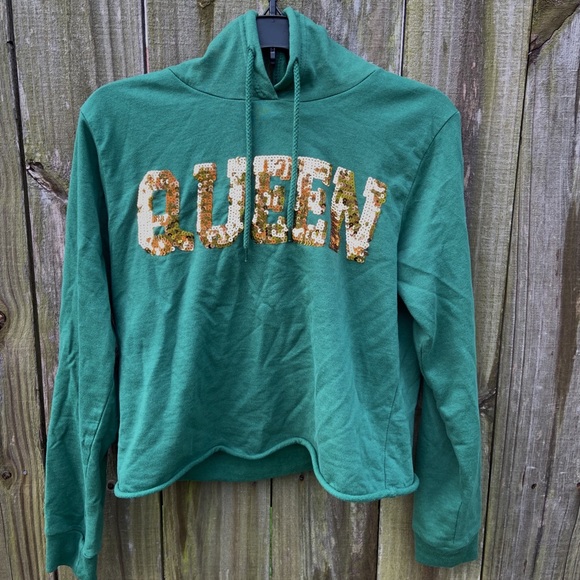 Queen Cropped Hoodie - Picture 2 of 5